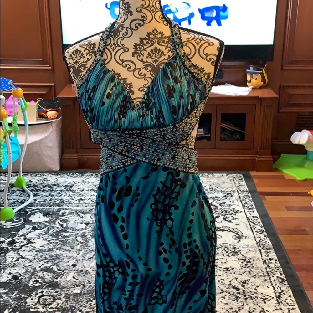 Beyond gown size 0 color blue and black